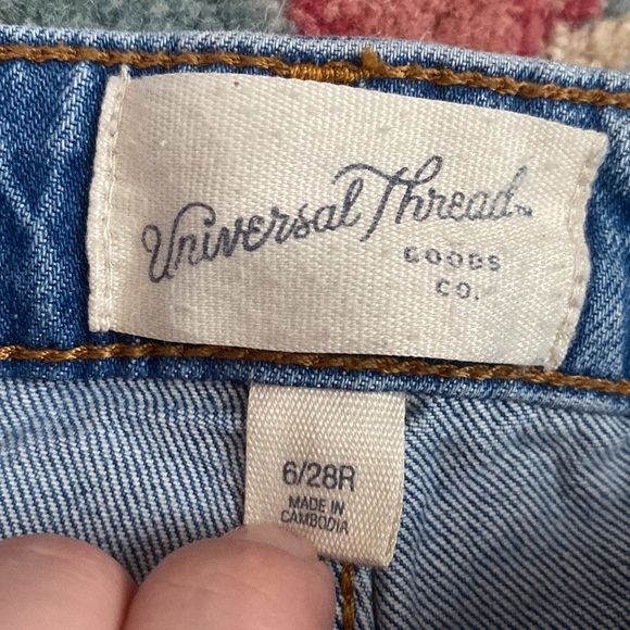 Universal Thread Double Button High Rise Shorts size 6/28R - Picture 7 of 9